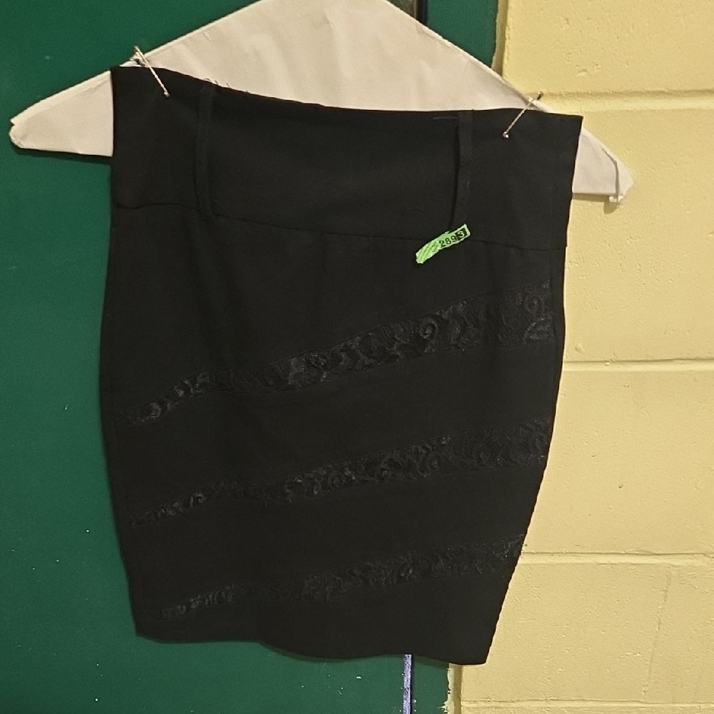 2B Black Mini Pencil Skirt